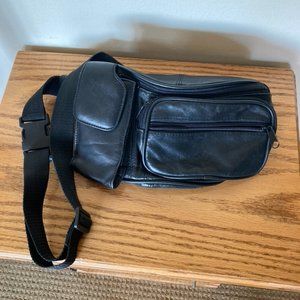 Black leather fanny pack vintage